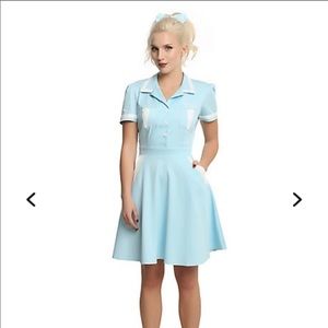 Twin Peaks Double R diner costume